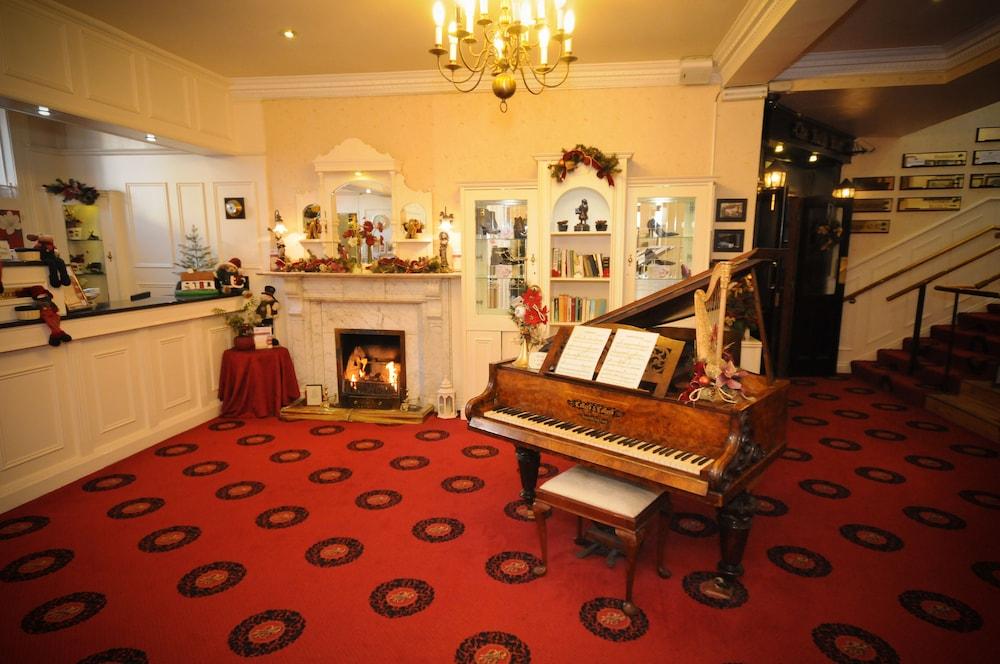 Bush Hotel County Leitrim Exterior photo